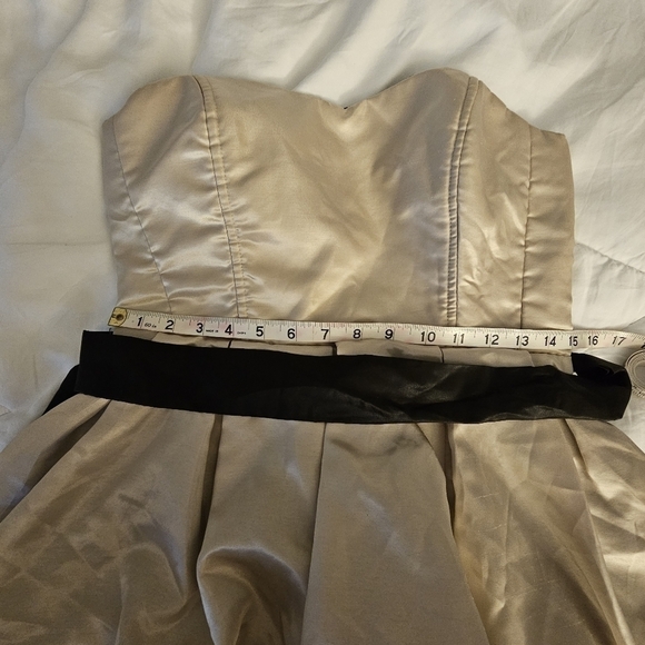 FOREVER 21 Dress - Picture 5 of 7